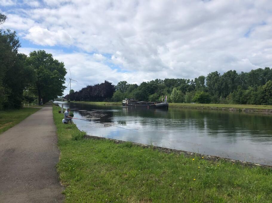 Casa Sandra Elisa Maasmechelen Exteriör bild